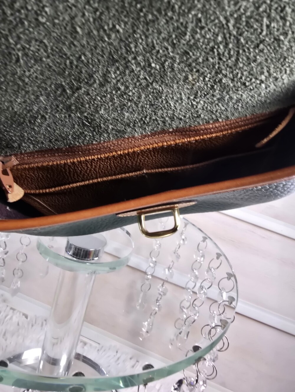 Vintage Dooney & Bourke Green and Tan All weather Leather Crossbody - Picture 13 of 16